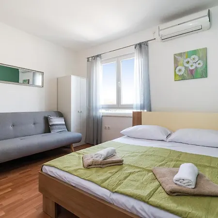 Walls Apartment